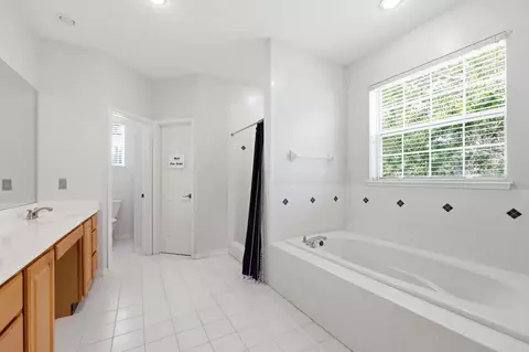 Bath - 503 Twenty-second St, Saint Augustine, FL 32084 photo 3 of 6