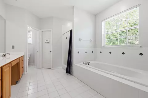 Bath - 503 Twenty-second St, Saint Augustine, FL 32084 photo 2 of 6