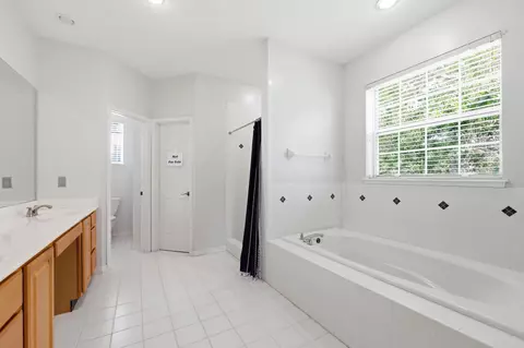 Bath - 503 Twenty-second St, Saint Augustine, FL 32084 photo 3 of 6