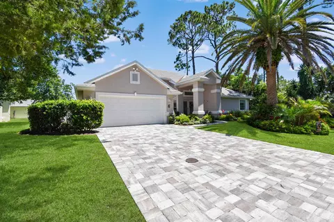 Exterior - 6 Egret Crest Ln, Saint Augustine, FL 32080 photo 3 of 12