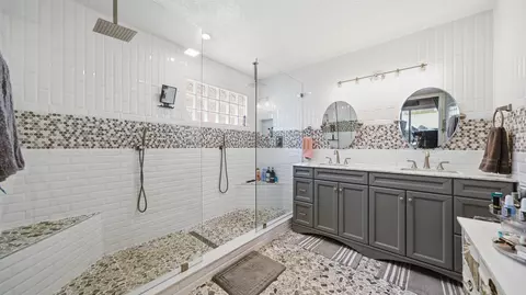 Bath - 209 Joey Dr, Saint Augustine, FL 32080 photo 2 of 8