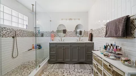 Bath - 209 Joey Dr, Saint Augustine, FL 32080 photo 3 of 8