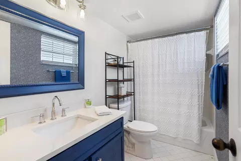 Bath - 200 16th St UNIT 206B, Saint Augustine, FL 32080 photo 1 of 3