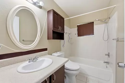 Bath - 437 Domenico Cir, Saint Augustine, FL 32086 photo 1 of 2