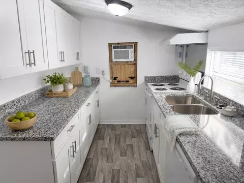 184 Aiken St, Saint Augustine, FL 32084 photo 2