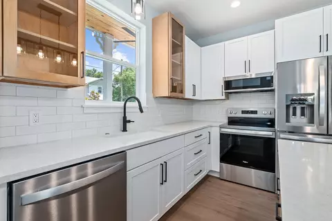 Kitchen - 124 Lincoln St, Saint Augustine, FL 32084 photo 4 of 5