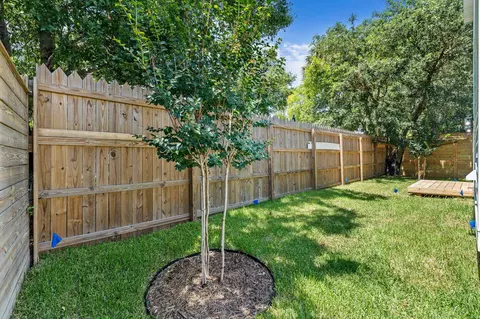Exterior - 124 Lincoln St, Saint Augustine, FL 32084 photo 11 of 14