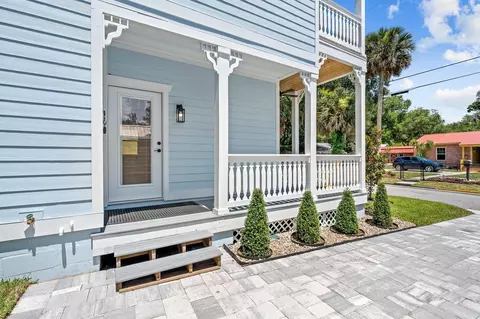Exterior - 124 Lincoln St, Saint Augustine, FL 32084 photo 4 of 14