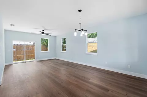 Living - 124 Lincoln St, Saint Augustine, FL 32084 photo 1 of 4