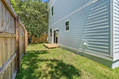 Exterior - 124 Lincoln St, Saint Augustine, FL 32084 photo 12 of 14