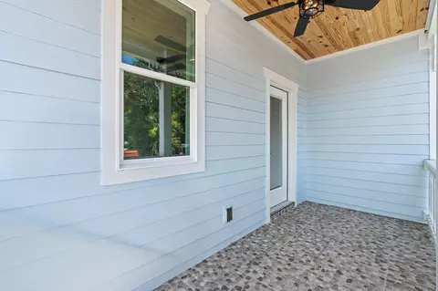 Exterior - 124 Lincoln St, Saint Augustine, FL 32084 photo 10 of 14