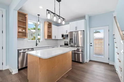 Kitchen - 124 Lincoln St, Saint Augustine, FL 32084 photo 1 of 5
