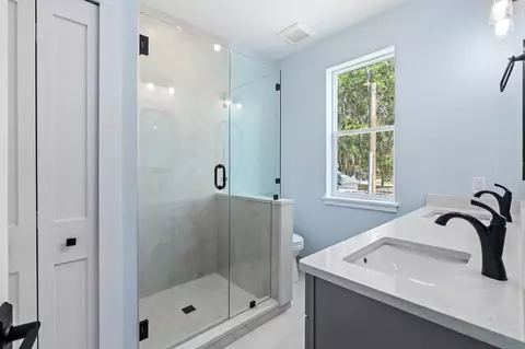 Bath - 124 Lincoln St, Saint Augustine, FL 32084 photo 2 of 5
