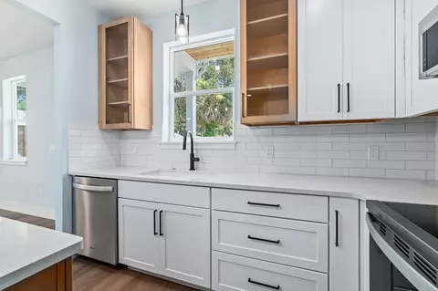 Kitchen - 124 Lincoln St, Saint Augustine, FL 32084 photo 3 of 5