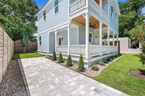 Exterior - 124 Lincoln St, Saint Augustine, FL 32084 photo 3 of 14