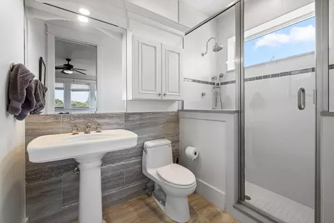 Bath - 648 Ocean Palm Way, Saint Augustine, FL 32080 photo 6 of 11