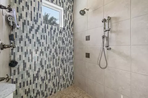 Bath - 648 Ocean Palm Way, Saint Augustine, FL 32080 photo 9 of 11