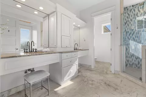 Bath - 648 Ocean Palm Way, Saint Augustine, FL 32080 photo 10 of 11