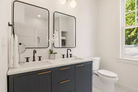 Bath - 22 Joiner St, Saint Augustine, FL 32084 photo 4 of 5