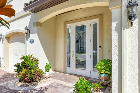Entry Way - 127 Canyon Trl, Saint Augustine, FL 32086 photo 1 of 7