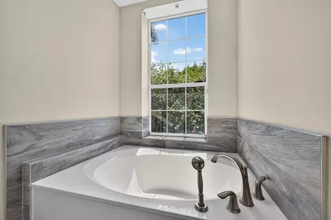 Bath - 1351 Makarios Dr, Saint Augustine, FL 32080 photo 2 of 4