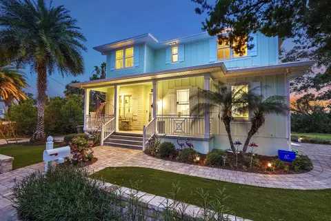 Exterior - 228 Riberia St, Saint Augustine, FL 32084 photo 5 of 6
