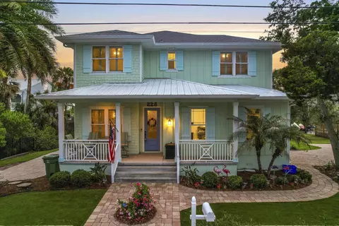 Exterior - 228 Riberia St, Saint Augustine, FL 32084 photo 4 of 6