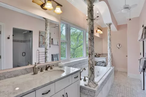Bath - 228 Riberia St, Saint Augustine, FL 32084 photo 3 of 6