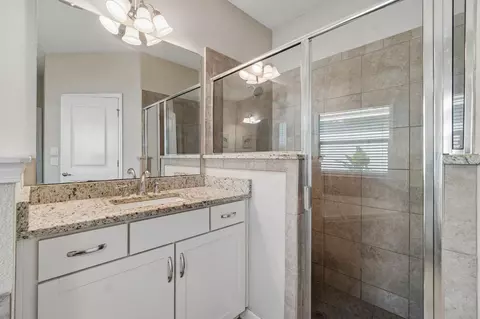 Bath - 135 Meadow Crossing Dr, Saint Augustine, FL 32086 photo 2 of 6
