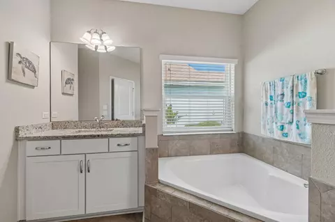 Bath - 135 Meadow Crossing Dr, Saint Augustine, FL 32086 photo 3 of 6