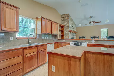 Kitchen - 121 Morningview Pl, Saint Augustine, FL 32086 photo 1 of 2