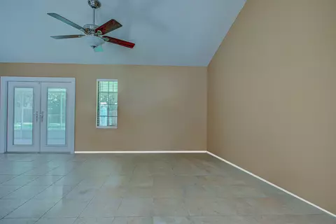 Living - 121 Morningview Pl, Saint Augustine, FL 32086 photo 1 of 2