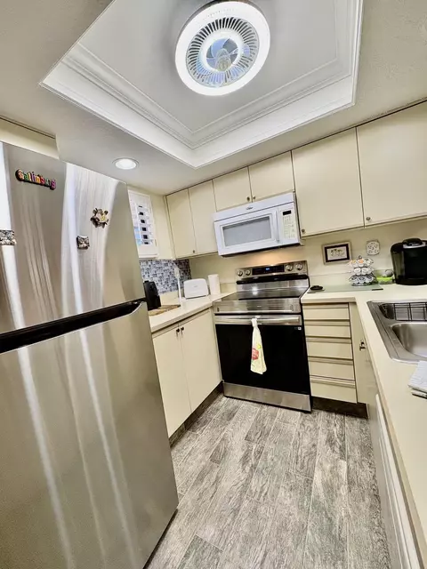 Kitchen - 4250 A1a S UNIT C-23, Saint Augustine, FL 32080 photo 2 of 6