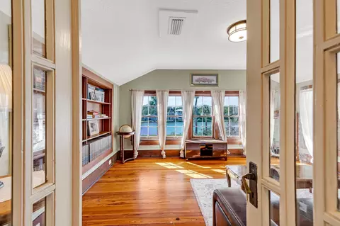 Entry Way - 340 Charlotte St, Saint Augustine, FL 32084 photo 9 of 10