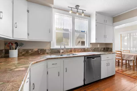 Kitchen - 340 Charlotte St, Saint Augustine, FL 32084 photo 3 of 4