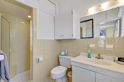 Bath - 340 Charlotte St, Saint Augustine, FL 32084 photo 4 of 7