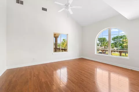 Living - 49 Dolphin Dr, Saint Augustine, FL 32080 photo 5 of 6