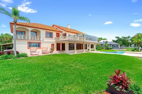Exterior - 49 Dolphin Dr, Saint Augustine, FL 32080 photo 13 of 25