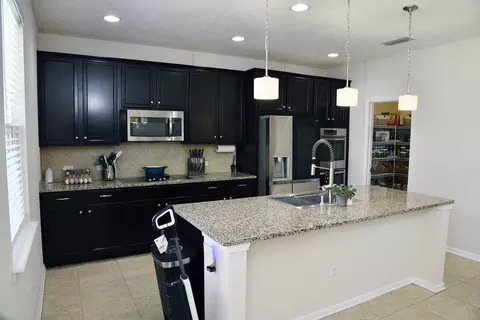 Kitchen - 219 Deerfield Glen Dr, Saint Augustine, FL 32086 photo 2 of 4