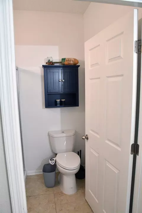 Bath - 219 Deerfield Glen Dr, Saint Augustine, FL 32086 photo 1 of 9
