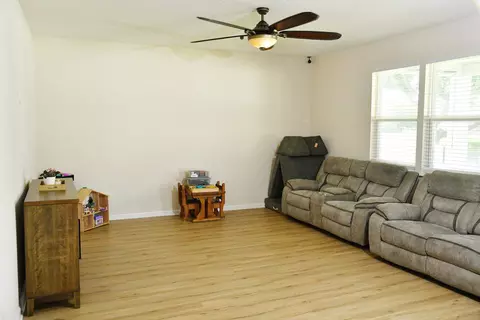 Living - 219 Deerfield Glen Dr, Saint Augustine, FL 32086 photo 2 of 3