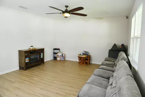 Living - 219 Deerfield Glen Dr, Saint Augustine, FL 32086 photo 1 of 3