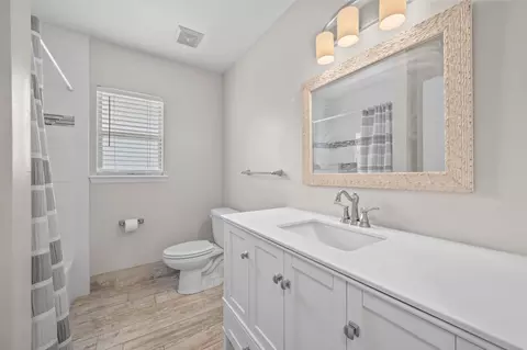 Bath - 355 Seabreeze Ave, Saint Augustine, FL 32080 photo 3 of 4