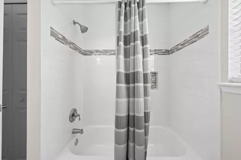 Bath - 355 Seabreeze Ave, Saint Augustine, FL 32080 photo 4 of 4