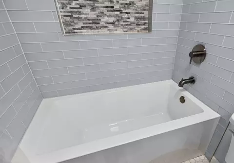Bath - 500 San Bruno St, Saint Augustine, FL 32086 photo 8 of 8