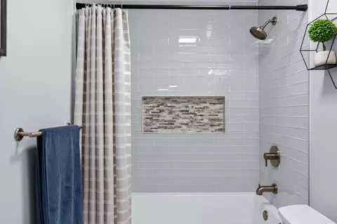 Bath - 500 San Bruno St, Saint Augustine, FL 32086 photo 7 of 8
