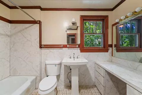 Bath - 54 Grant St, Saint Augustine, FL 32084 photo 1 of 1