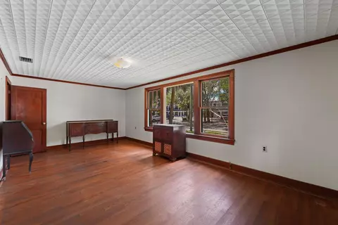 Living - 54 Grant St, Saint Augustine, FL 32084 photo 3 of 4