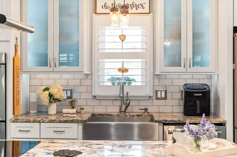 Kitchen - 5312 Riverview Dr, Saint Augustine, FL 32080 photo 4 of 13