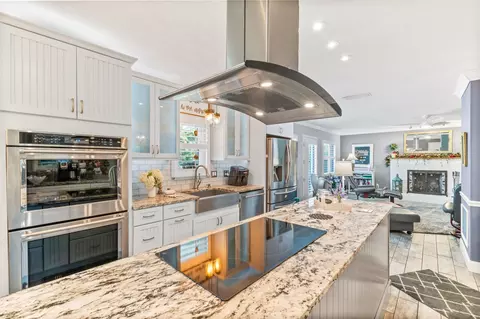Kitchen - 5312 Riverview Dr, Saint Augustine, FL 32080 photo 10 of 13